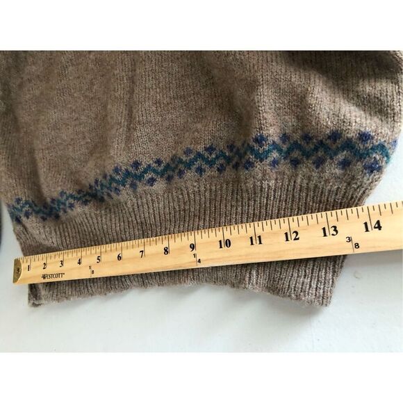 Vintage Jantzen Wool Blend Fair Isle Sweater - Made in USA (Size M) - Picture 9 of 12